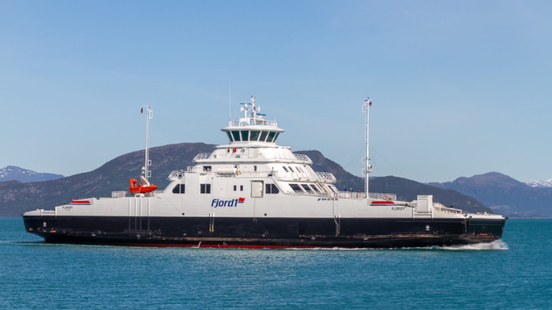 Optimizing commercial vessel interiors with professional marine engineering and installation
