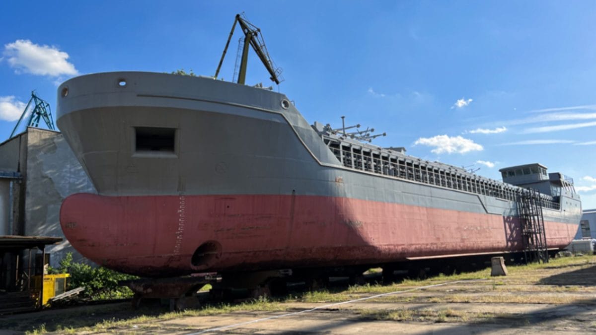 Optimizing maritime living spaces for functionality and endurance through professional interior engineering