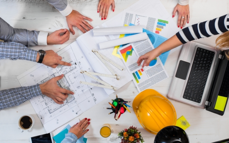 Why is the collaboration between shipyards and interior project management important