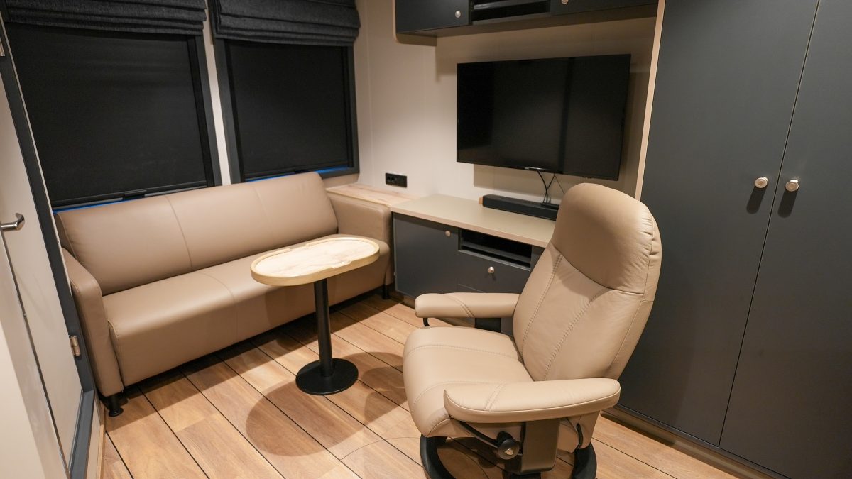 Accomar Cabin Lounge Chair TV Storage Space