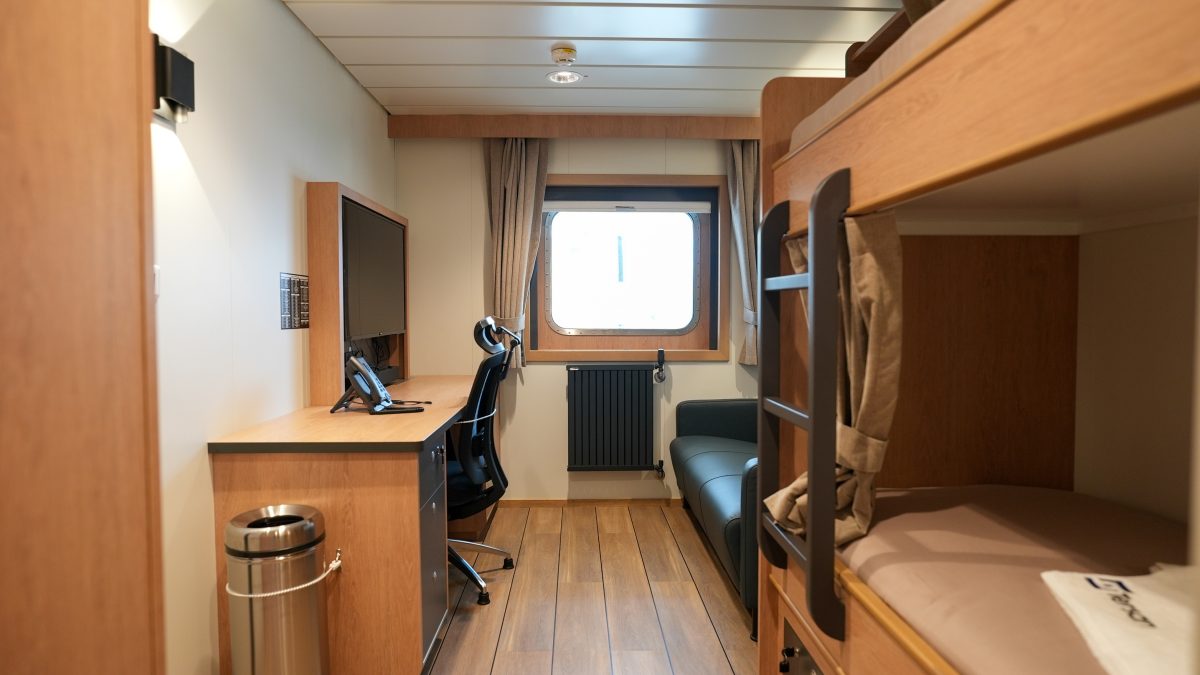 Accomar Compact Ship Cabin with Bunk Beds