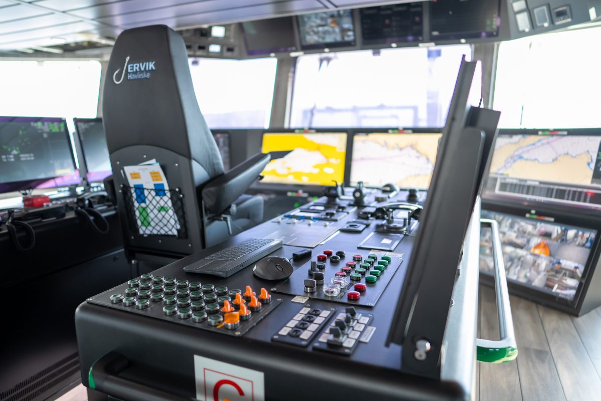 Accomar Marine Bridge Control Console Area