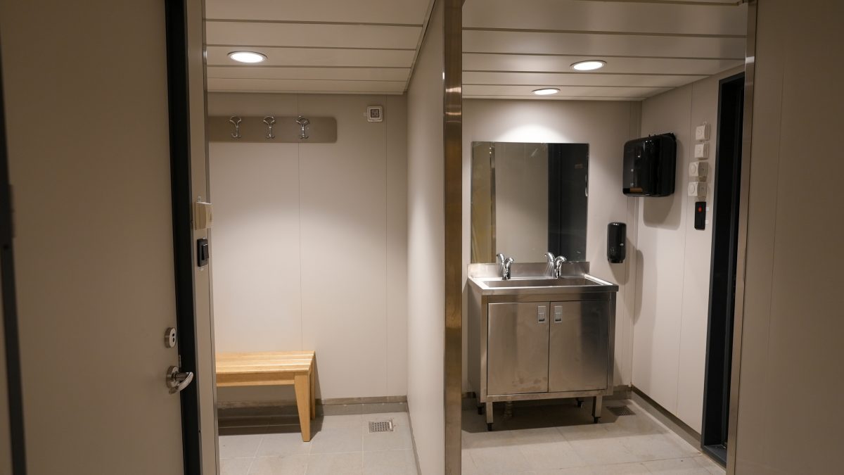 Accomar Marine Changing Room Wash Station