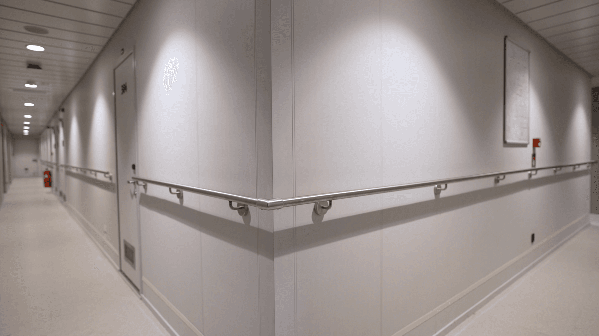 Accomar Marine Corridor Handrail System