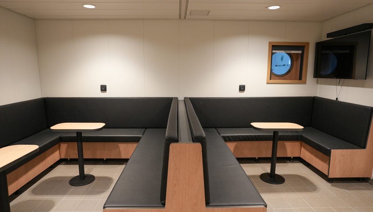 Accomar Marine Crew Lounge Booths