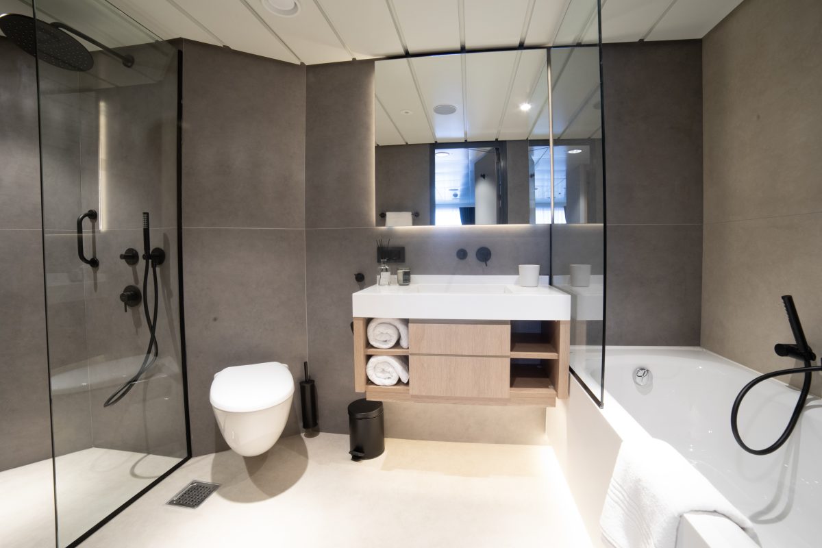 Accomar Marine Designer Suite Bathroom