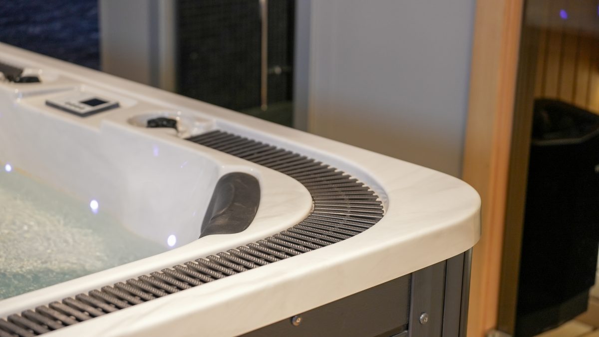 Accomar Marine Jacuzzi Detail