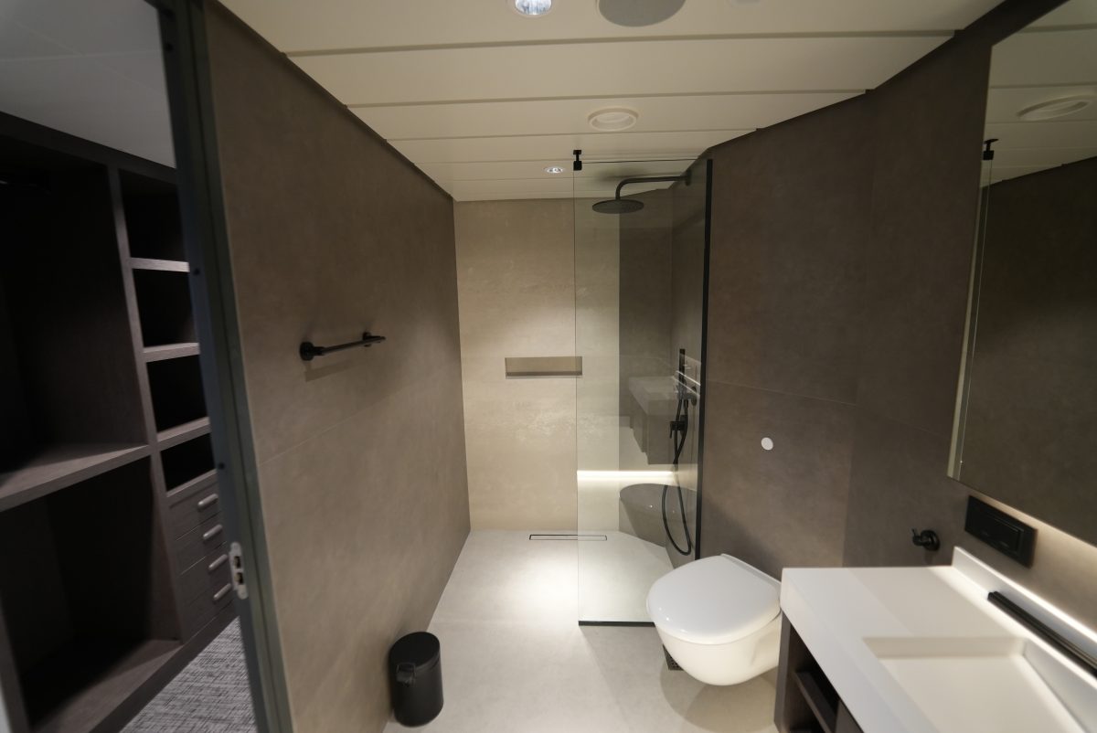 Accomar Marine Modern Walk In Shower