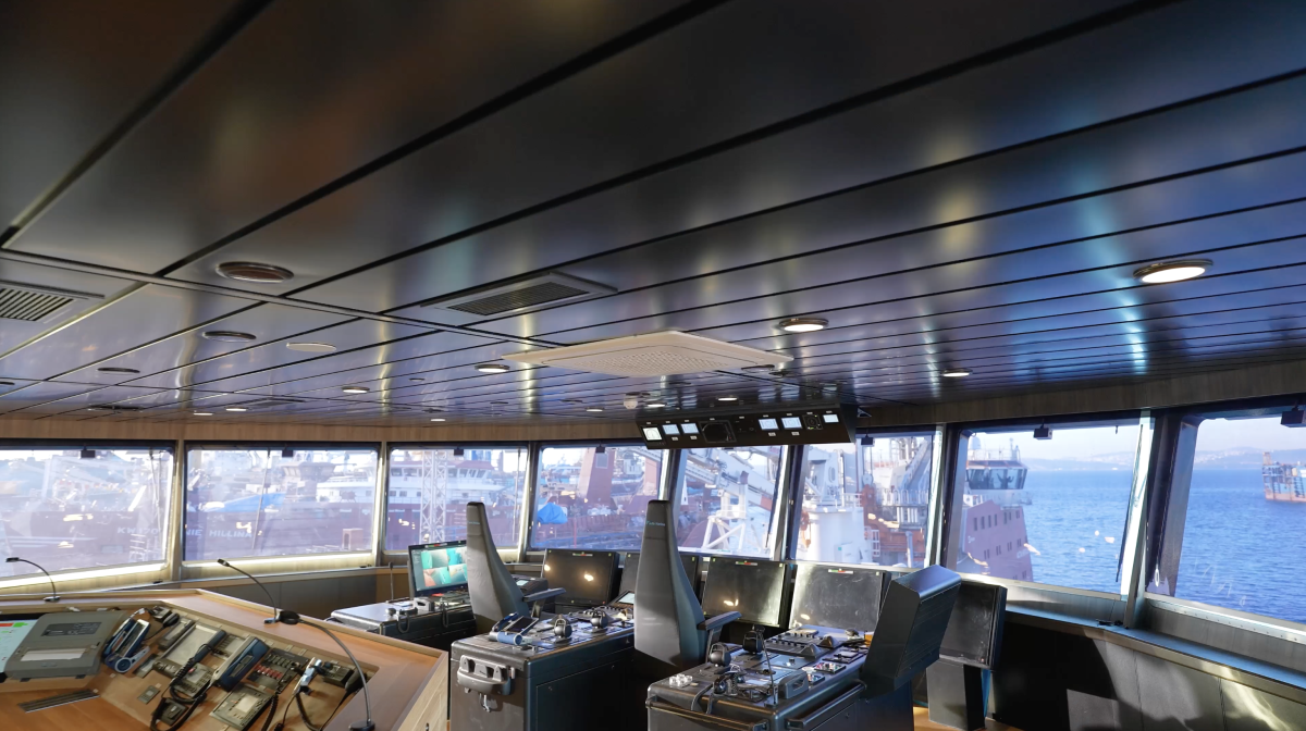 Accomar Marine Bridge Control Room Operator Console