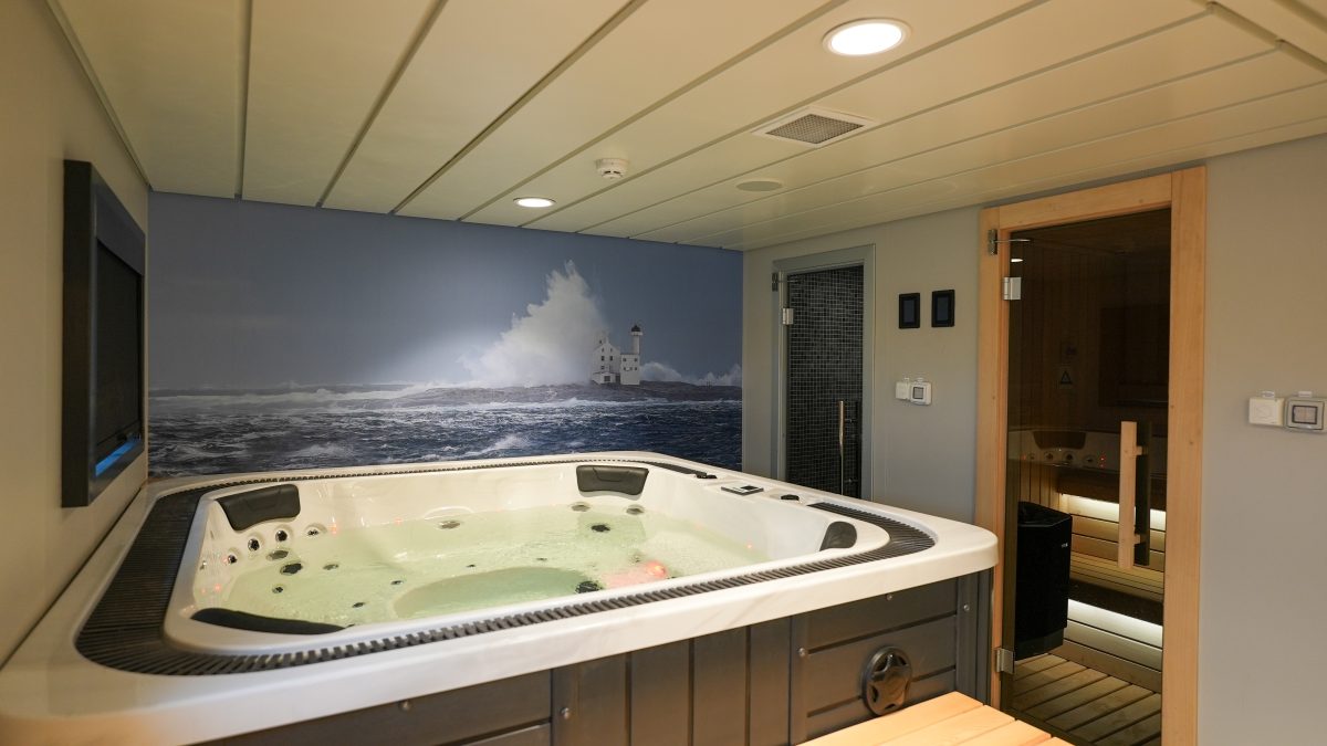 Accomar Marine Spa Jacuzzi And Sauna Room