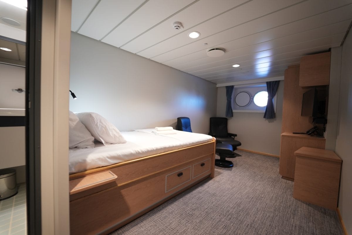 Accomar Modern Ship Cabin Interior Room Scaled
