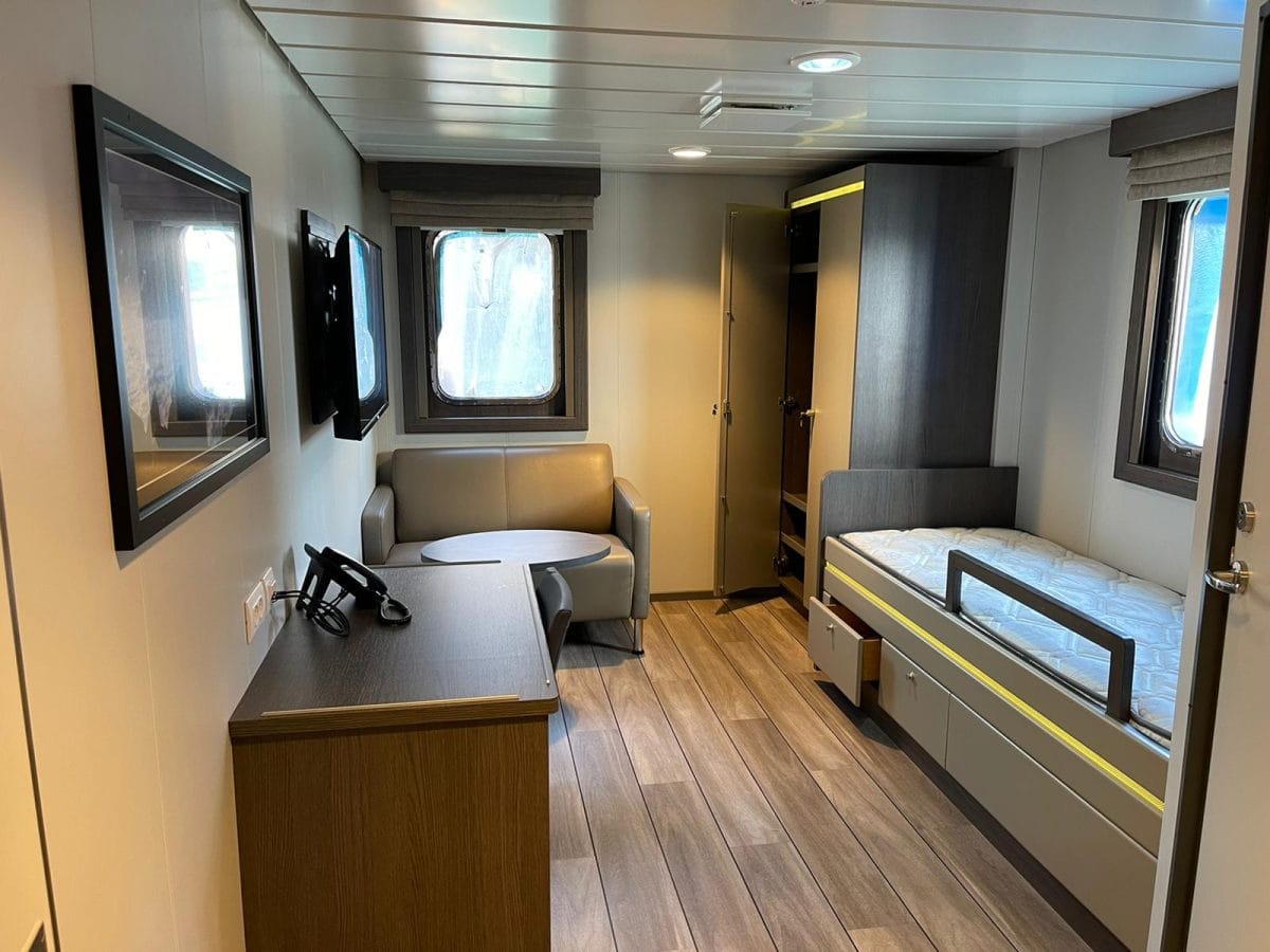 Accomar Modern Ship Cabin with Lounge Area