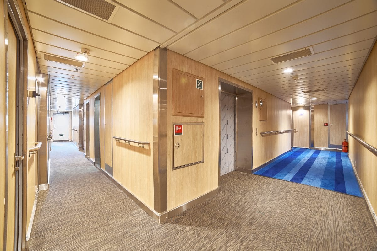 Accomar Modern Wooden Hotel Corridor Interior