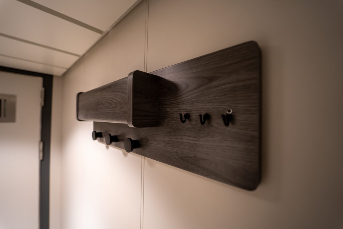 Accomar Ship Cabin Wall Coat Hanger Detail