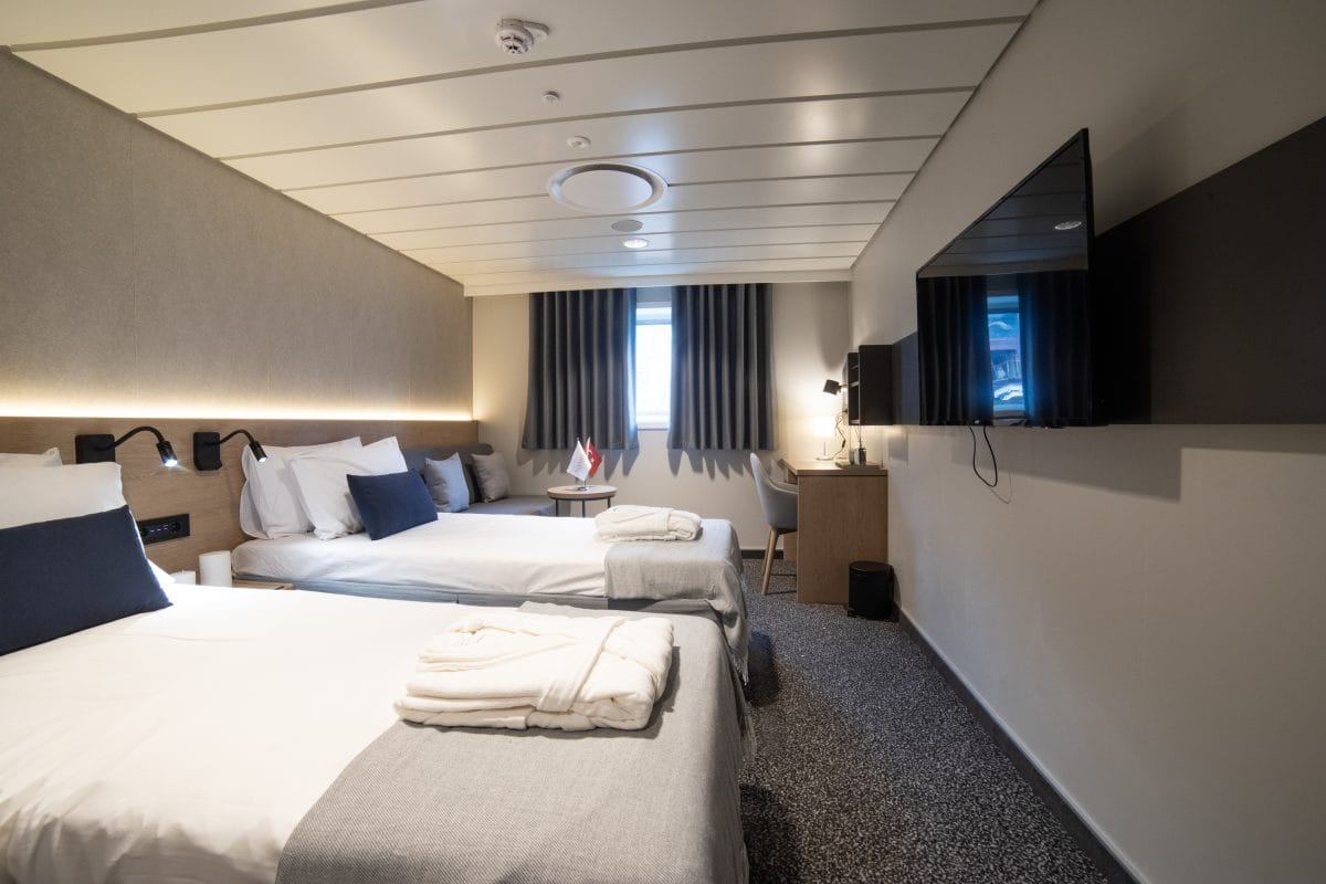 Accomar Twin Bed Ship Cabin with TV